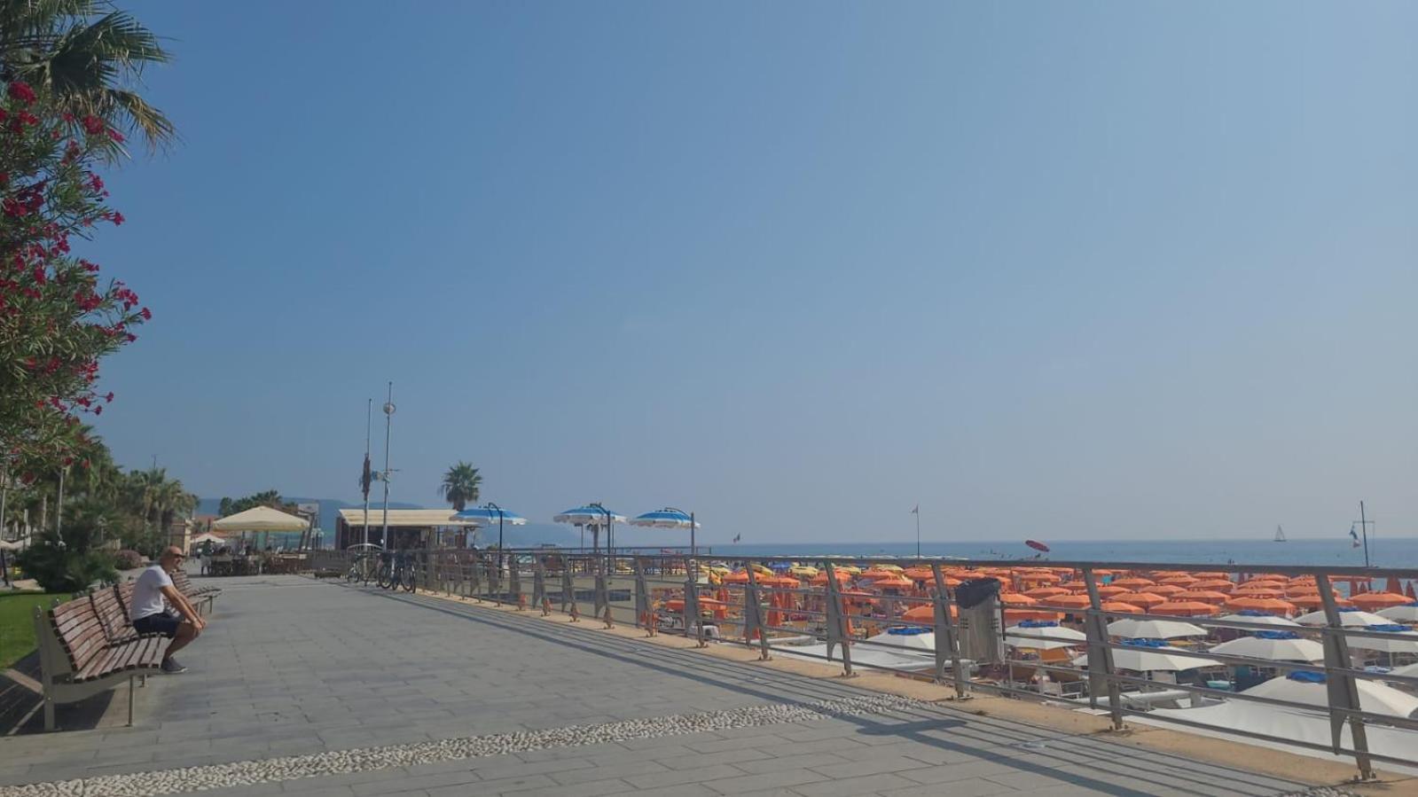 Appartamento Vacanze Mare ロアーノ エクステリア 写真